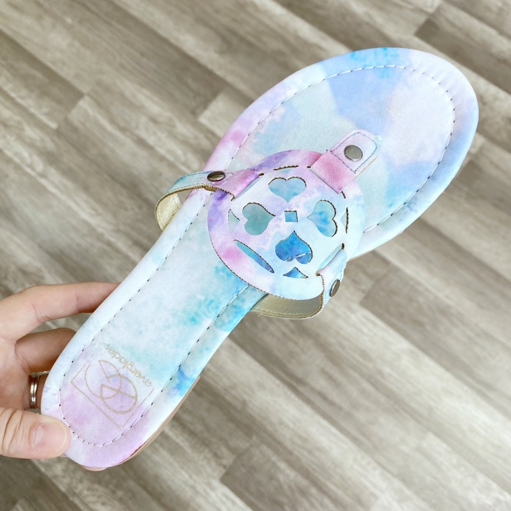 Lulu Love Heart Circle Sandals in Starlight